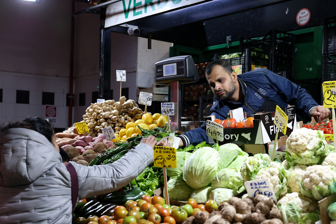 ITALY-ROME-MARKET