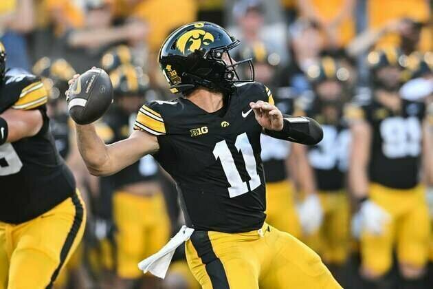 Mark Gronowski trying to play 'free' as Iowa takes on 3-0 Rutgers