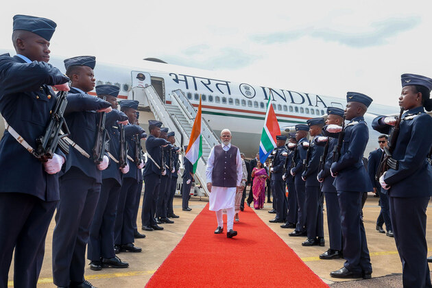PM Modi arrives in Johannesburg to a warm welcome