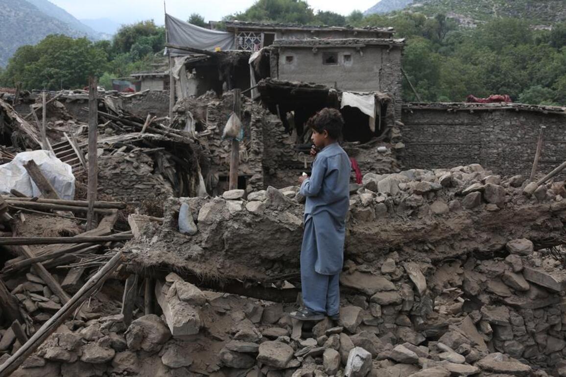Earthquake-affected Afghans look forward to humanitarian aid