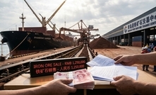 Venda de minério de ferro em renminbi yuan moeda china dólar
