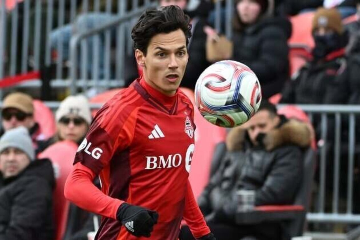 Toronto FC sign F Daniel Salloi to contract extension