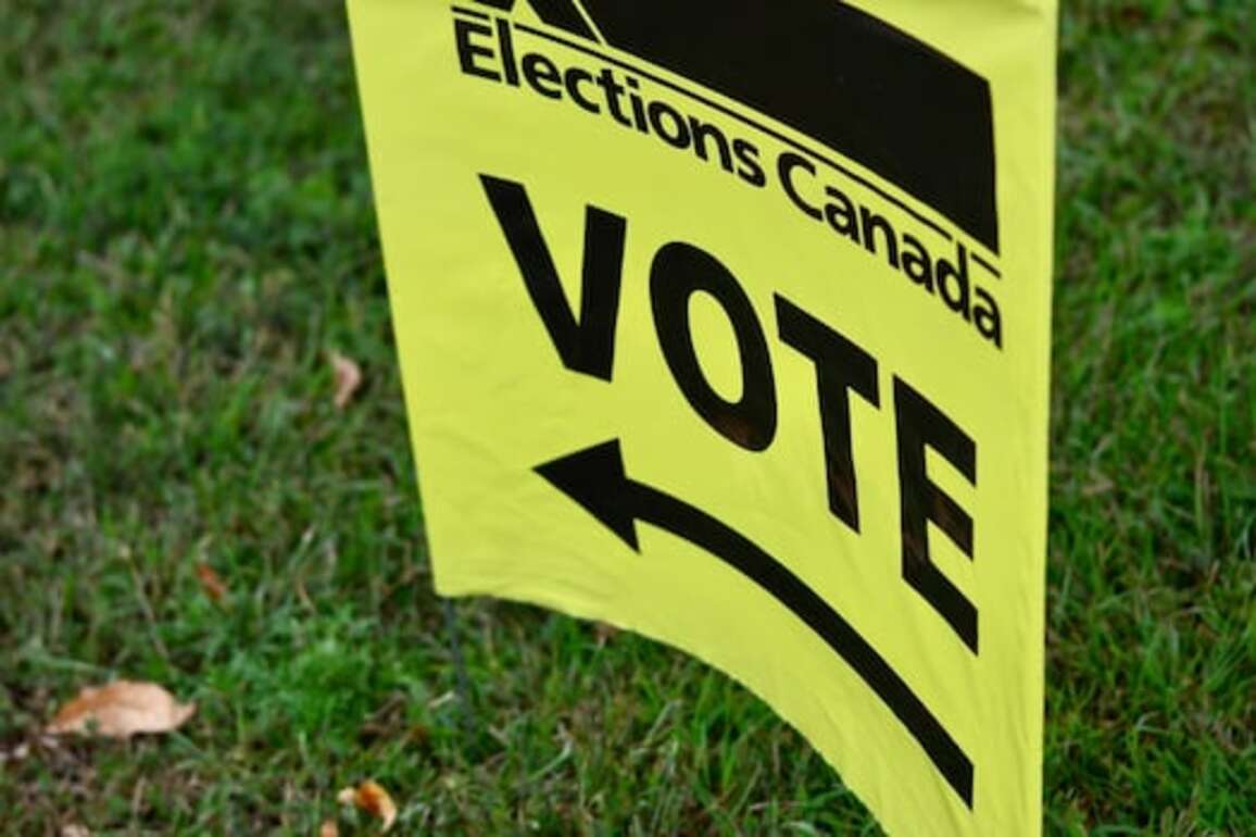 1 in 4 eligible voters in Alberta cast ballot at advance polling stations, data shows