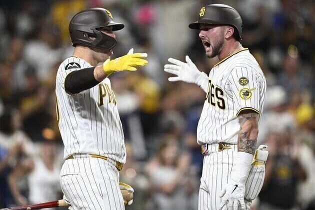 Jackson Merrill's 2-run HR rallies Padres past Brewers