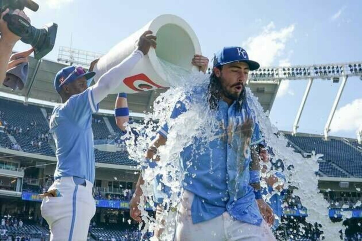 Royals look to stay hot at home in series opener vs. Rangers