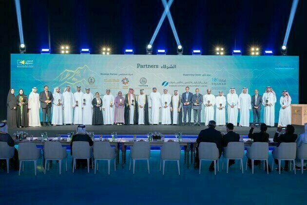 Abdullah bin Salem honours Sharjah Excellence Award 2024