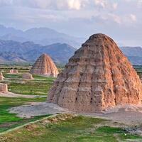 China's Xixia Imperial Tombs draw growing tourist interest