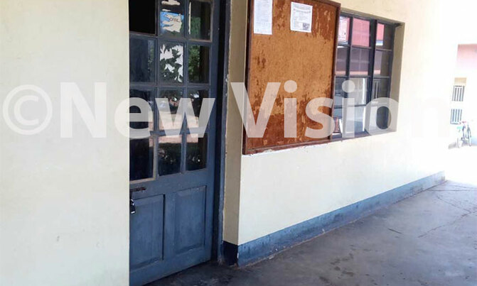 Officer on the run, sh500m goes missing Officer on the run, sh500m goes missing