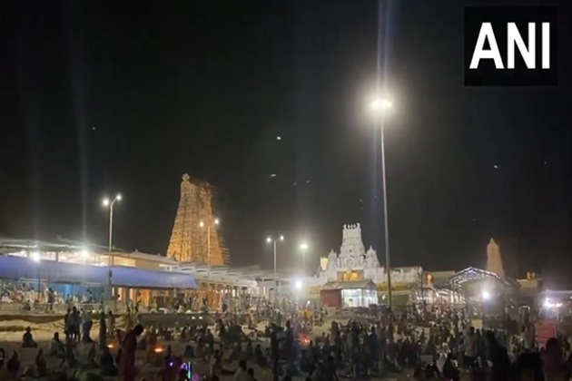 Tamil Nadu: Devotees gather near Arulmigu Subramaniya Swamy Temple to worship Lord Murugan