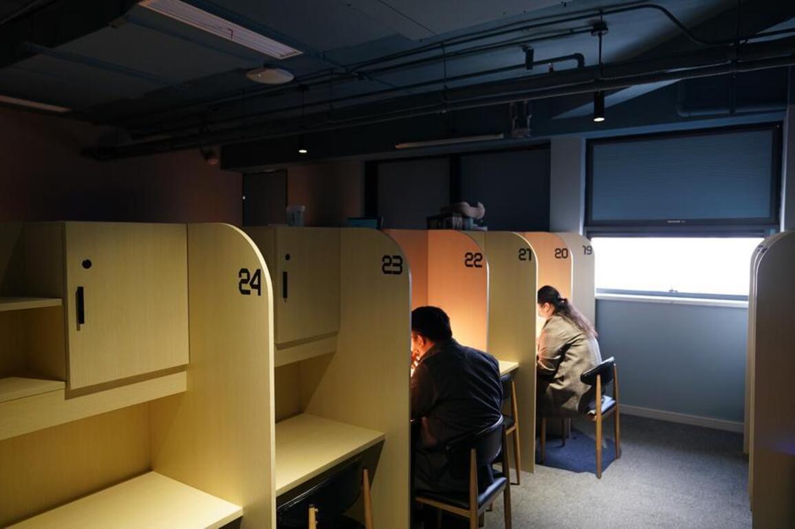 Paid study spaces gaining popularity among China's dream-seeking youth