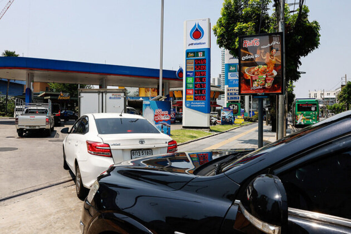 Thai PM apologizes for fuel price volatility, adjusts energy policies