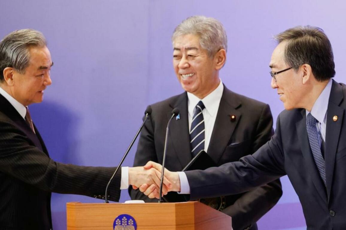 Japan, China and South Korea meet at 'turning point'