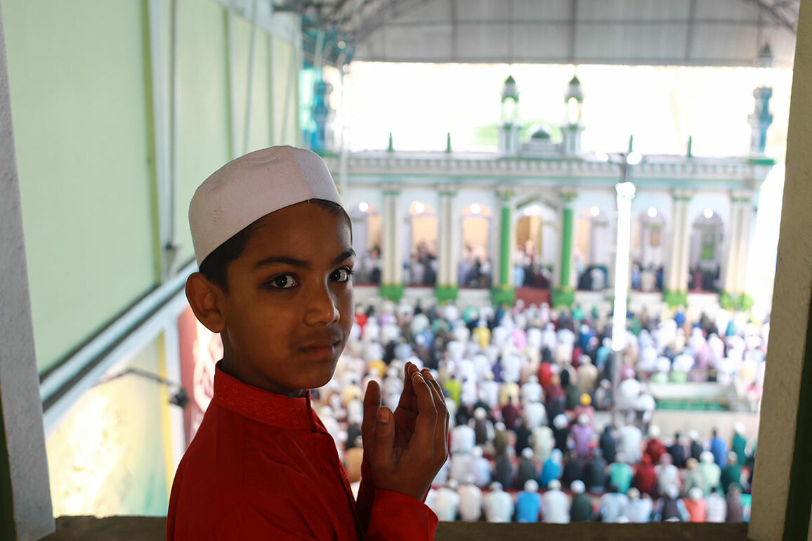 Nepal: Hundreds gather for mass prayer in mosque to mark Eid-ul-Fitr