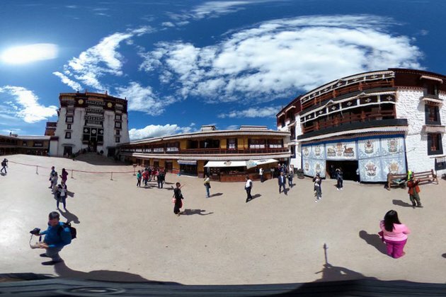Tibetans Cautious as Virus Restrictions Ease in Some Areas