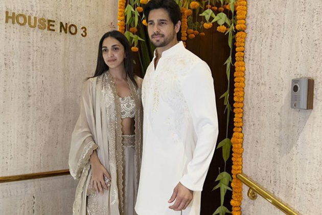 Sidharth, Kiara ace ethnic fashion game on Day 1 of Ganesh Chaturthi