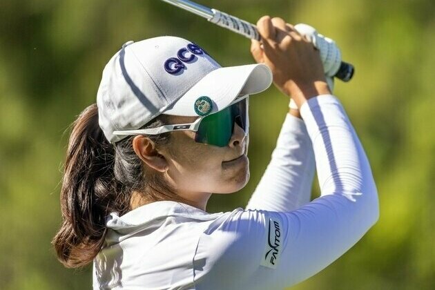 A Lim Kim leads Charley Hull by one in Singapore