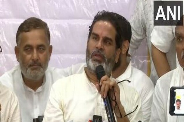 Prashant Kishor suggests Chirag Paswan "to quit" as union minister to be taken seriously in Bihar's politics