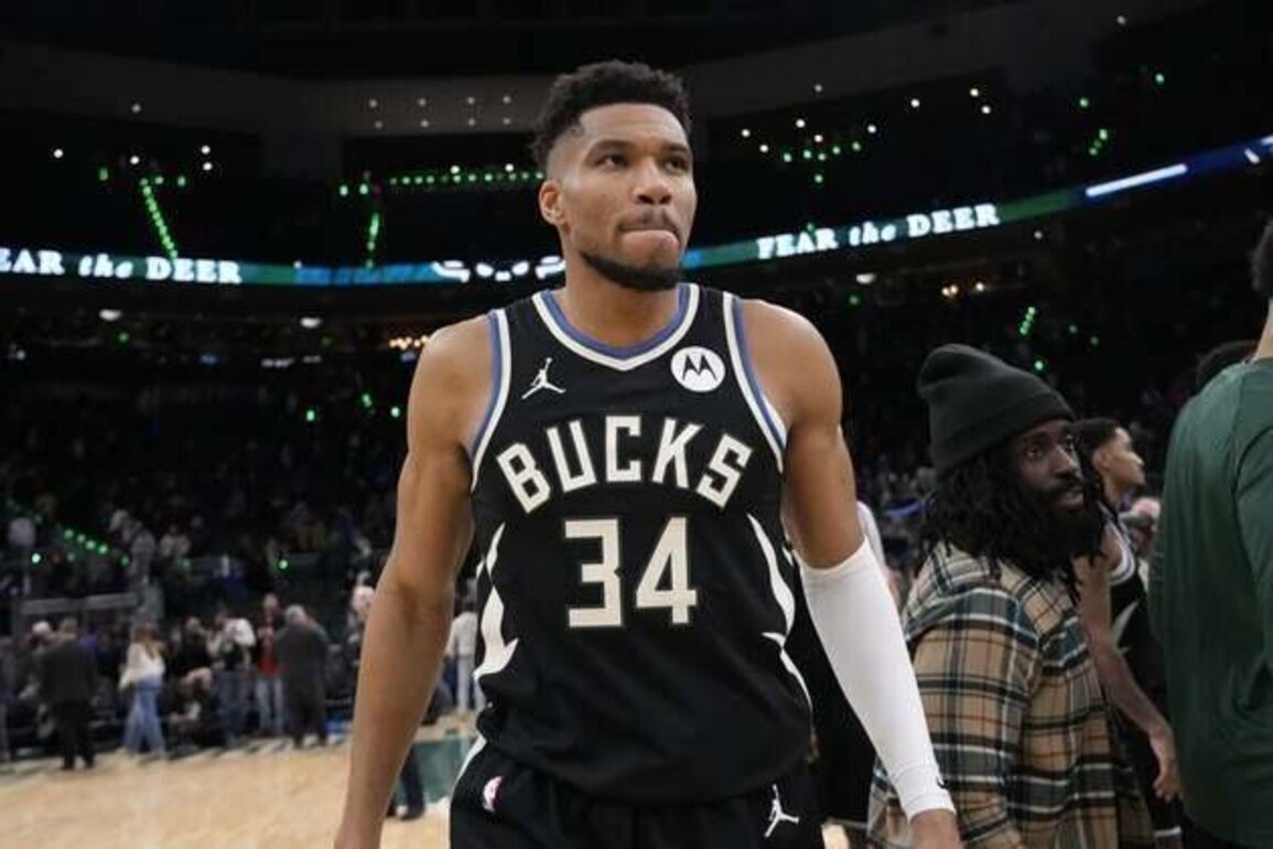 Giannis Antetokounmpo (calf) expects to miss at least month