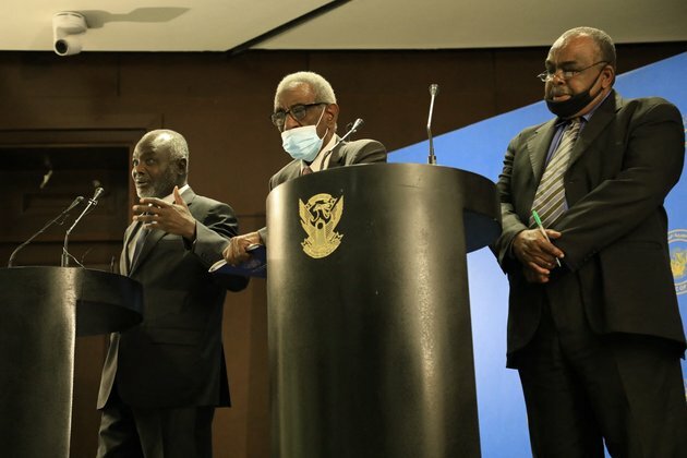 Sudan Devalues Currency in Hopes of Righting Economy