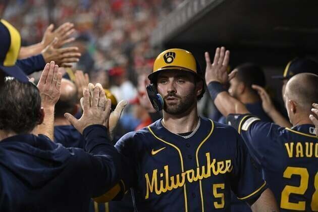 Brice Turang, Brewers rally past Cardinals to stay hot