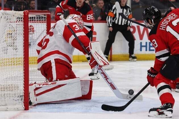Red Wings' John Gibson, Cam Talbot combine to blank Devils