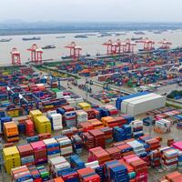 Update: China's foreign trade shows resilience with steady growth in first 10 months