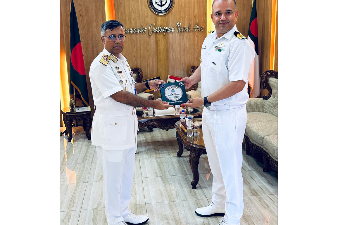 INS Sunayana Commanding Officer calls on senior dignitaries in Chattogram Naval Area