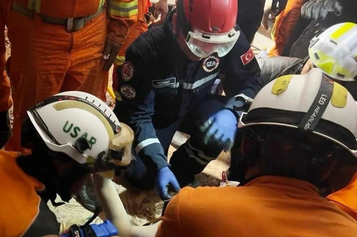 SpotNews | Man rescued in Myanmar's Nay Pyi Taw 5 days after earthquake