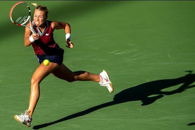 Anett Kontaveit, Garbine Muguruza reach WTA Finals' title match
