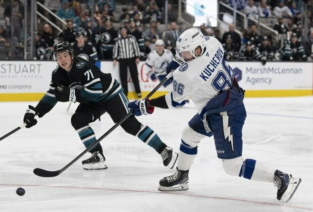 Sharks eke out win over Lightning, end 8-game skid