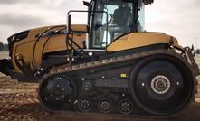 Video: Tracked Tractor Challenger MT700