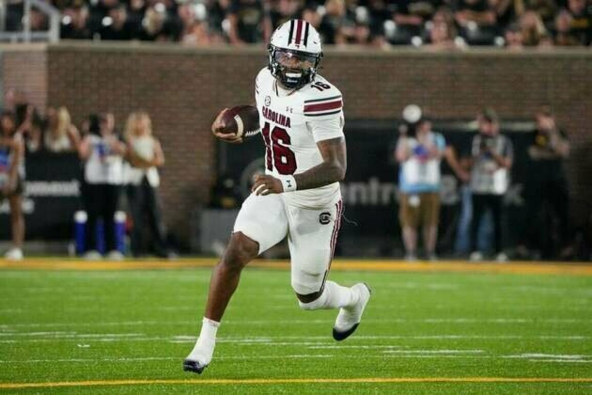 Kentucky readies backup quarterback traveling to South Carolina