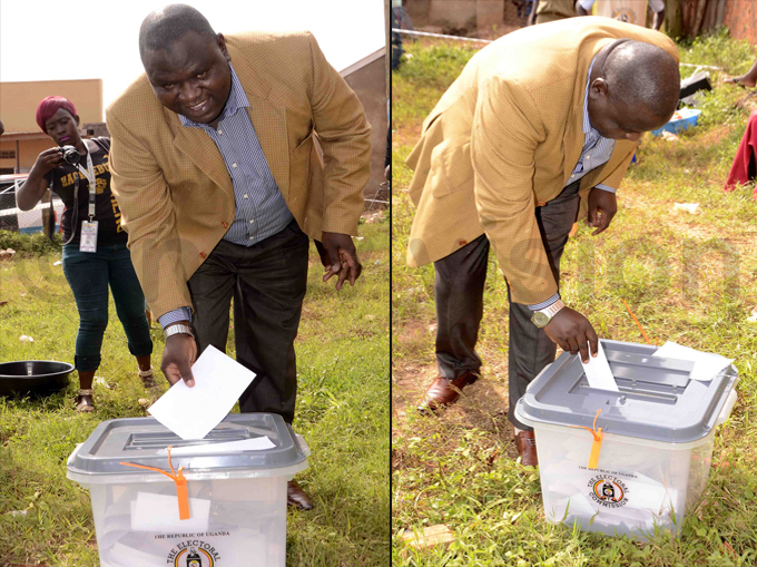  ikungwe casts his vote at t rancis unior chool yanama polling station
