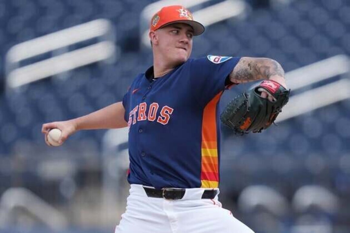 Astros carry high expectations into opener vs. Angels