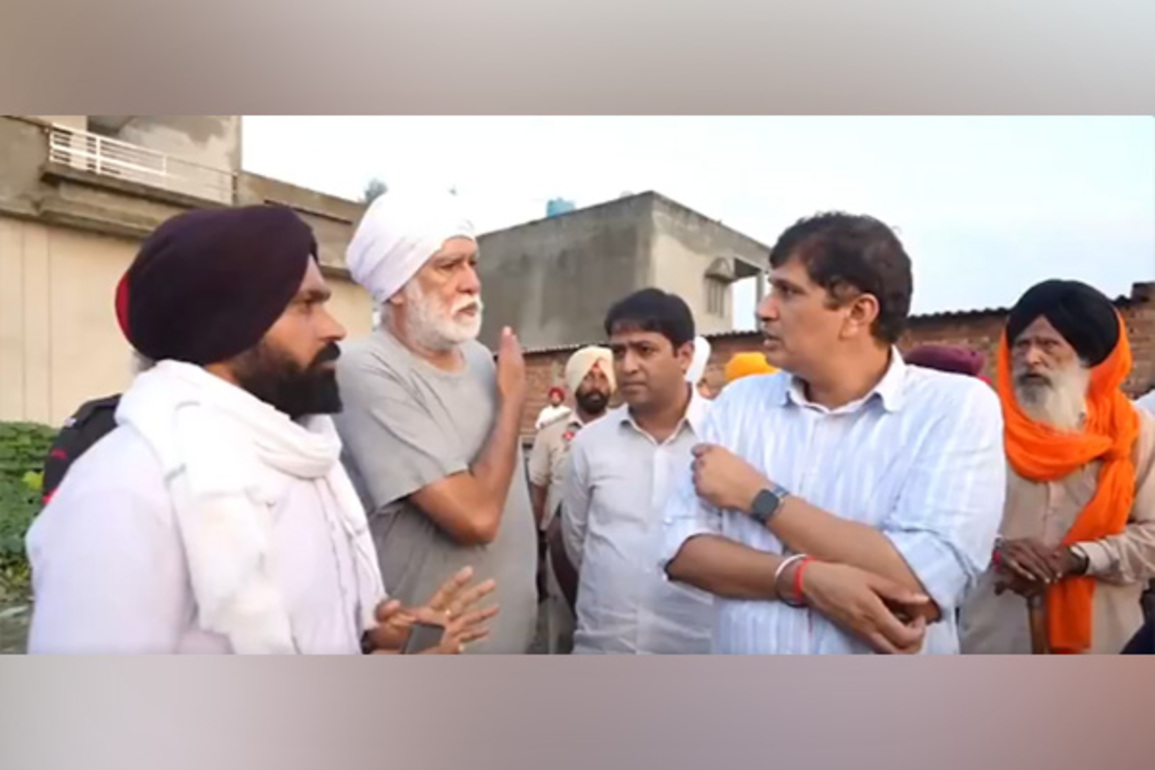Punjab: AAP Delhi President Saurabh Bharadwaj brings relief material to flood-affected Ajnala