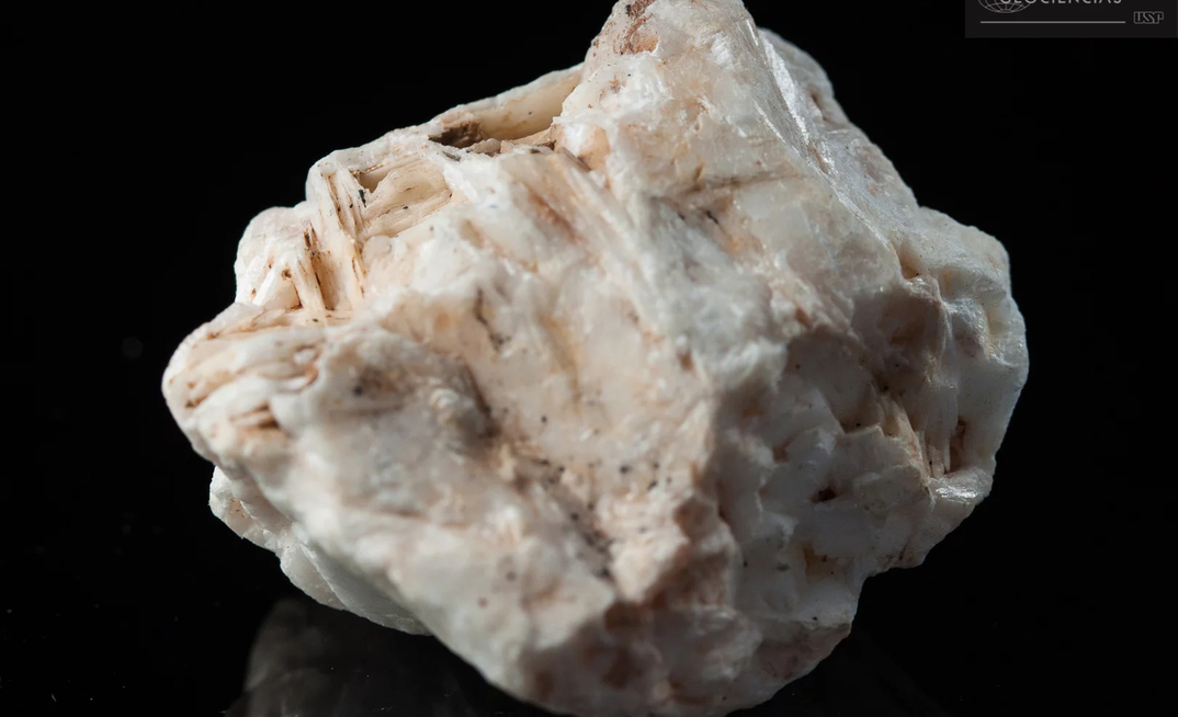 Amostra de barita mineral