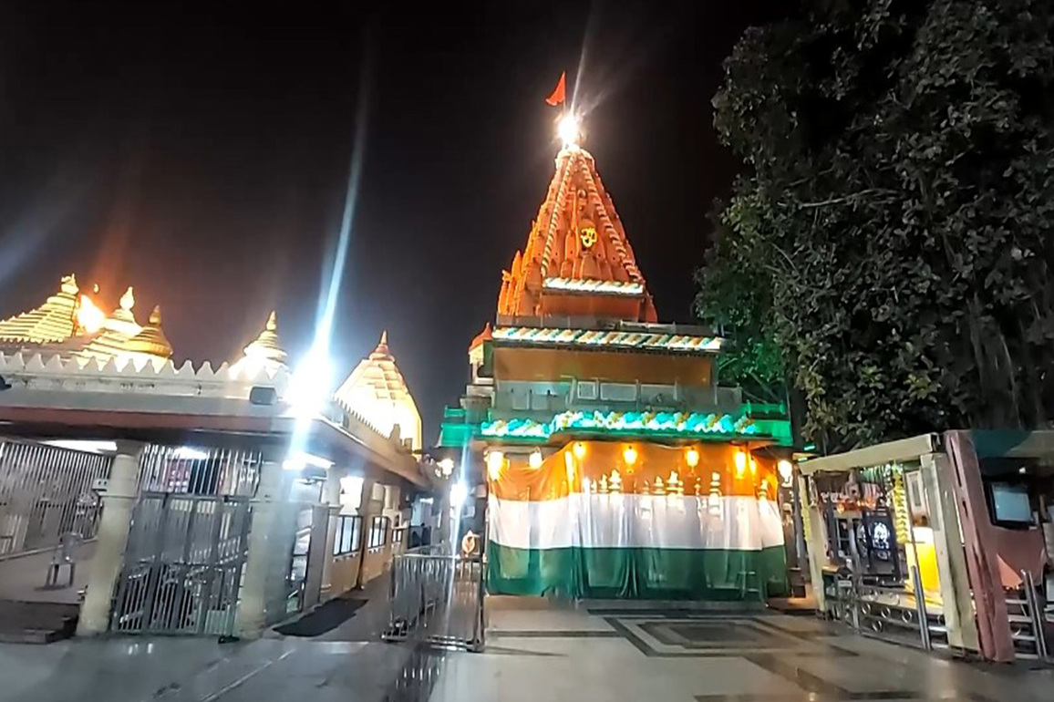 MP: Mahakaleshwar Temple decked up with Tiranga to mark 77th Republic Day