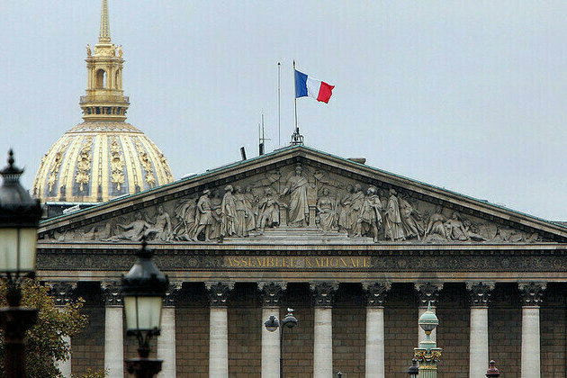 France names new cabinet following budget fiasco