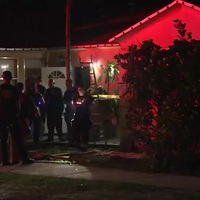 4 displaced after fire ignites at Hollywood duplex - WSVN 7News - Miami News, Weather, Sports