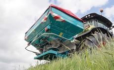 Top tips to calibrate your fertiliser spreader