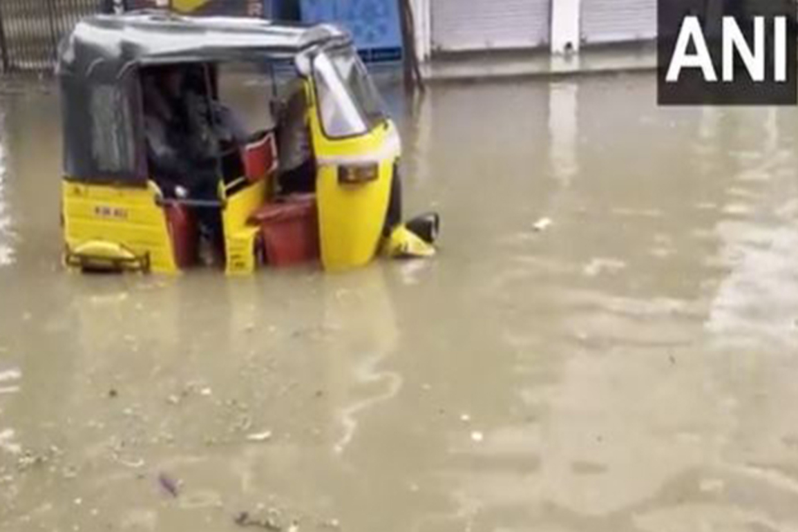 Telangana: Heavy rain causes severe waterlogging in Hyderabad