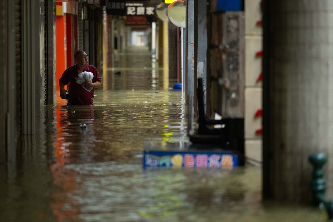 CHINA-MACAO-SUPER TYPHOON RAGASA-FLOOD (CN)