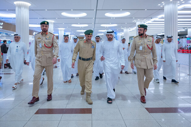 Hamdan bin Mohammed reviews operations of Dubai International Airport & Emirates