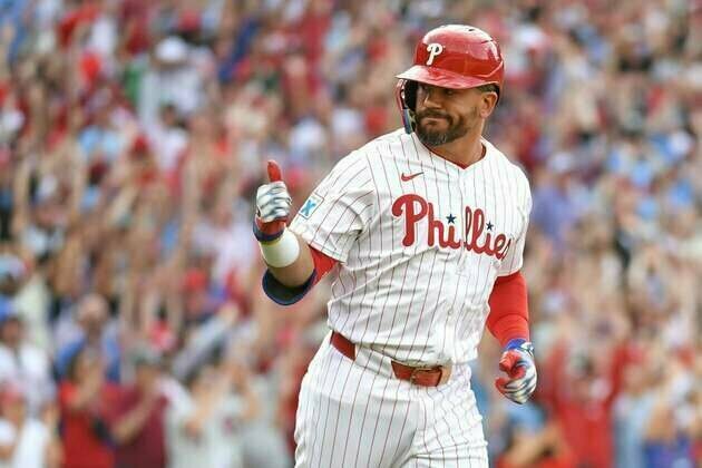 Phillies' offense ignites late in win over Rockies