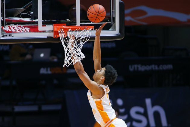 No. 25 Tennessee seeks bounce-back win over Vanderbilt