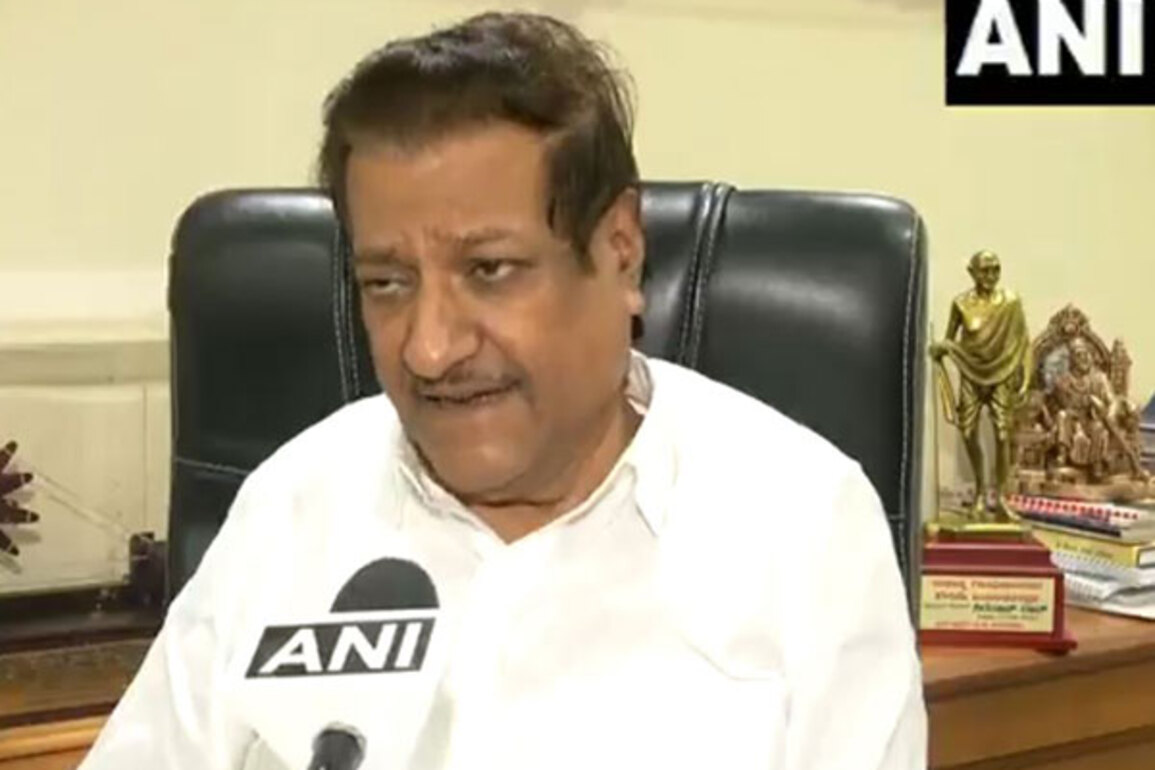 "Failure of India's foreign policy": Prithviraj Chavan slams Centre over Trump's tariffs