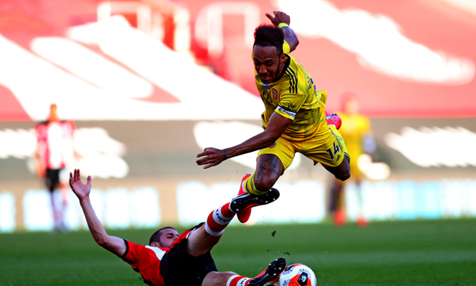 Arsenal beat Saints to end troubled spell Arsenal beat Saints to end troubled spell