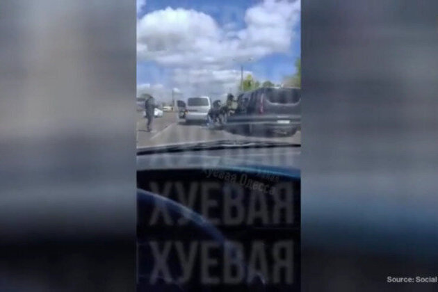 Gunfire as Ukrainian mobilization squad caught in anti-bribe sting 