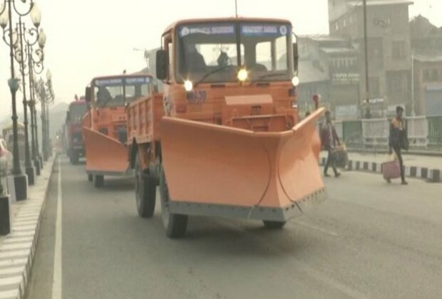 J-K govt carries out mock snow clearance drill in Srinagar