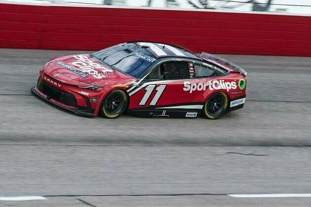 Denny Hamlin prevails at Darlington for second straight win